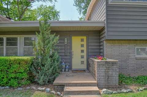 2732 Walnut Road, Norman, OK 73072