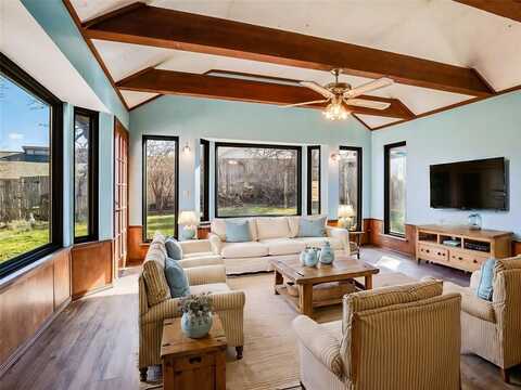 904 Belle Air Avenue, Edmond, OK 73013