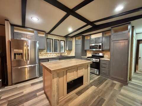 235 Domingue Ln, Many, LA 71449