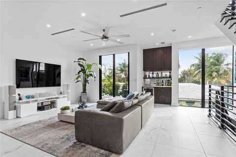 1044 N Victoria Park Rd, Fort Lauderdale, FL 33304