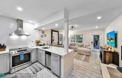 925 NE 40th Street, Oakland Park, FL 33334