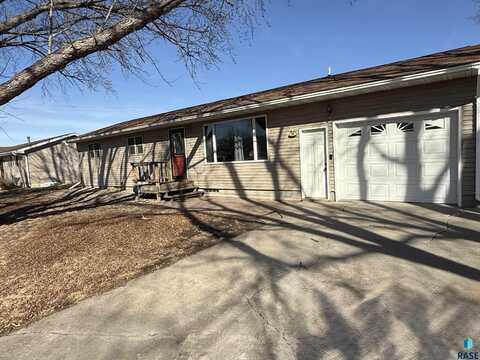 206 S Main St, Dimock, SD 57331