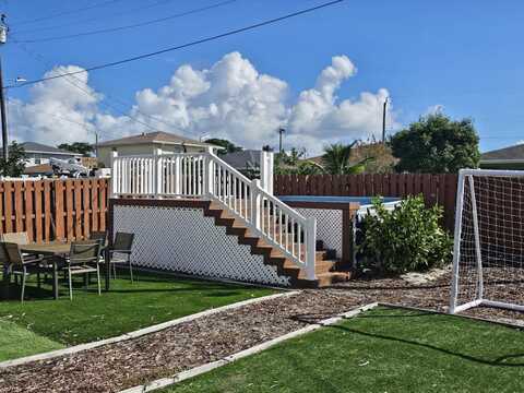 337 SW 8th Avenue, Delray Beach, FL 33444