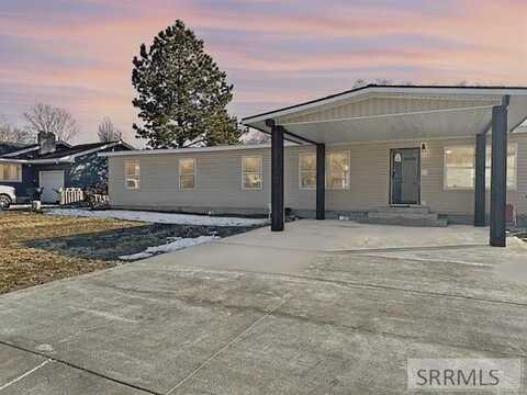 1181 Falls Avenue, American Falls, ID 83211