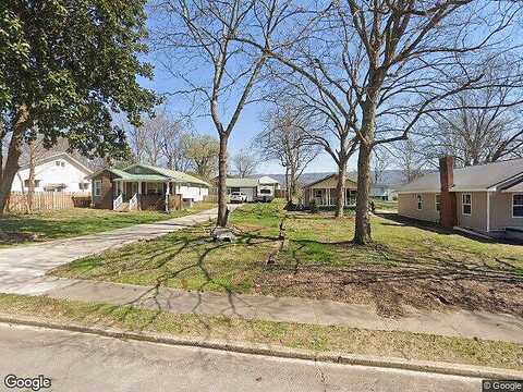 Washington Ave, Etowah, TN 37331
