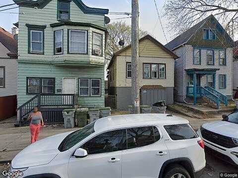 Maple, MILWAUKEE, WI 53204
