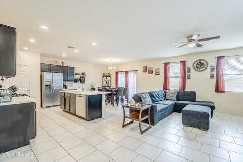 Placita Pina, TUCSON, AZ 85757