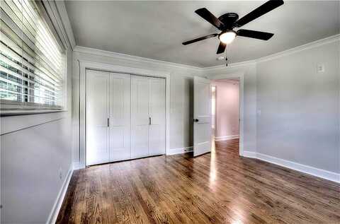 Crestwood, CARTERSVILLE, GA 30121