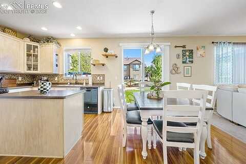 Hollygrape, COLORADO SPRINGS, CO 80927
