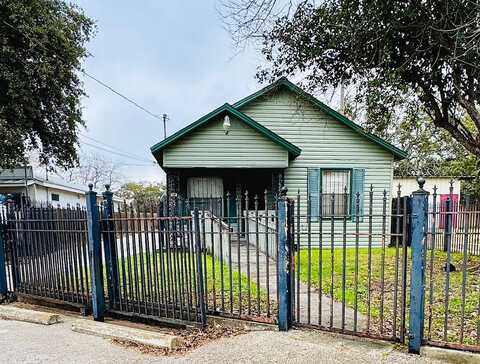 Vine, SAN ANTONIO, TX 78210
