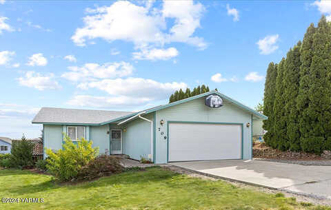 5Th, SELAH, WA 98942