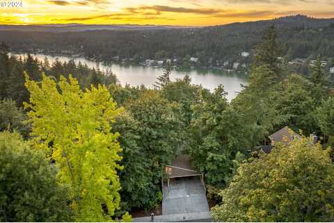 Woodland, LAKE OSWEGO, OR 97034