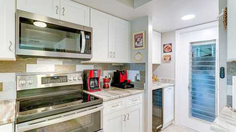Wood Creek Dr, Sarasota, FL 34231