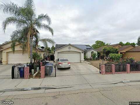 8Th, PARLIER, CA 93648