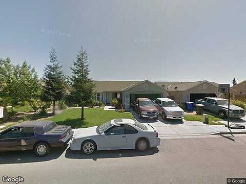 3Rd, PARLIER, CA 93648