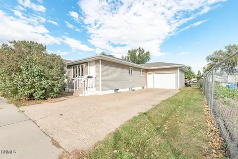 10Th, MANDAN, ND 58554