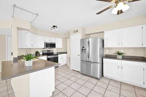 659 S DODGE Street, Gilbert, AZ 85233