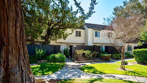 1737 Las Pravadas Court, Santa Rosa, CA 95409