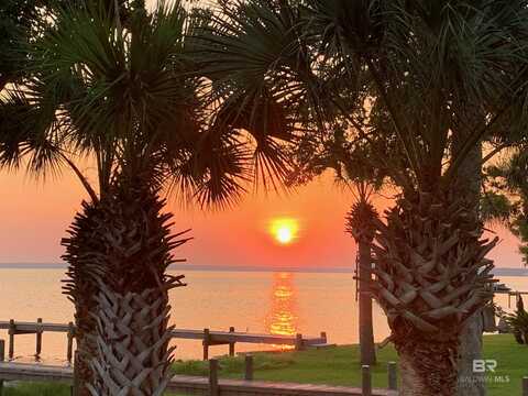 880 Paradise Beach Circle, Pensacola, FL 32506