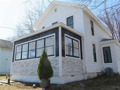 8 1st Street, Whitestone, NY 13492