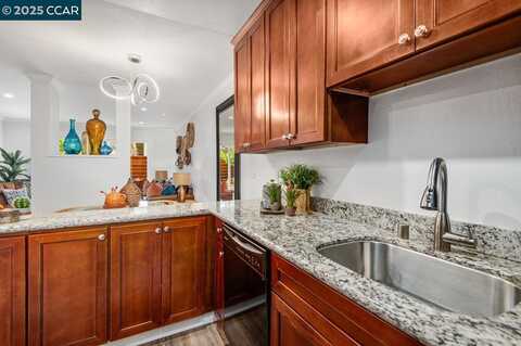 2742 Oak Rd, Walnut Creek, CA 94597