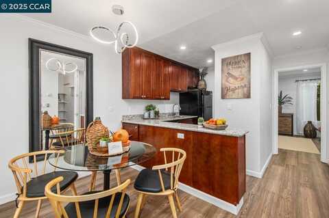 2742 Oak Rd, Walnut Creek, CA 94597