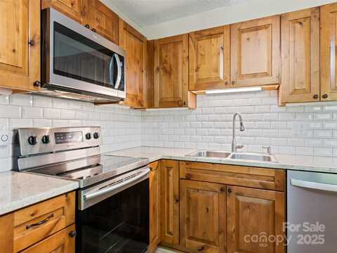 662 Locust Drive, Maggie Valley, NC 28751