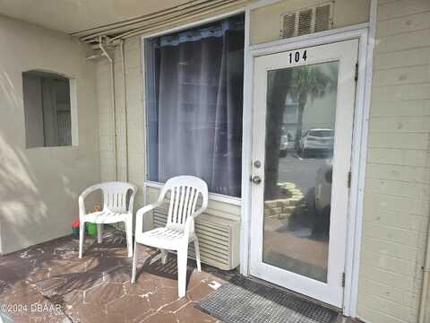 1233 S Atlantic Avenue, Daytona Beach, FL 32118