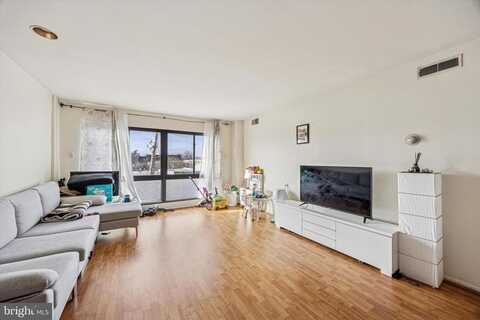 7600 E ROOSEVELT BOULEVARD, PHILADELPHIA, PA 19152