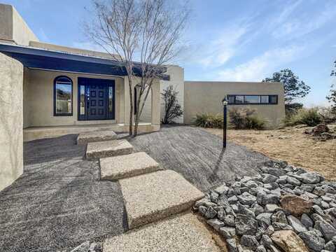 35 SANDIA HEIGHTS Drive NE, Albuquerque, NM 87122