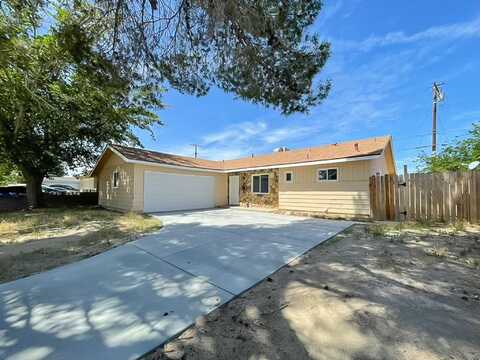 45541 Sancroft Avenue, Lancaster, CA 93535
