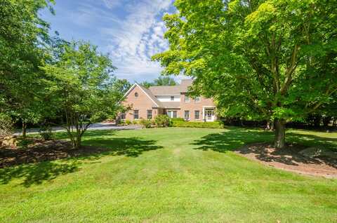 2555 Hickory Road, Ann Arbor, MI 48103
