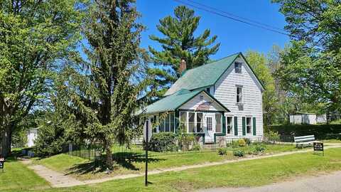 61 E Church Street NE, Cedar Springs, MI 49319