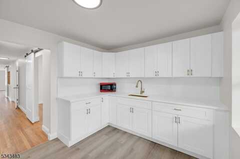 111 Spring St7moran, Newton, NJ 07860