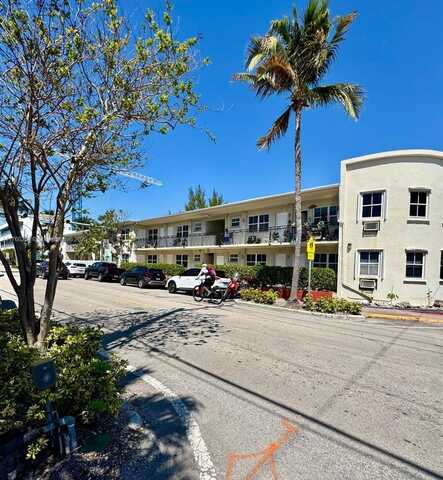 605 77th St, Miami Beach, FL 33141