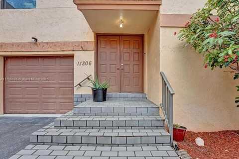 11306 SW 9th Ct, Pembroke Pines, FL 33025