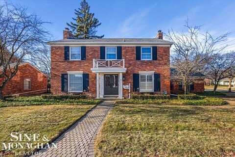 595 Thorn Tree, Grosse Pointe Woods, MI 48236