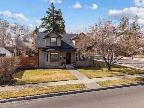 349 NW 8th Street, Redmond, OR 97756