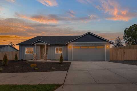 571 SW H Street, Madras, OR 97741
