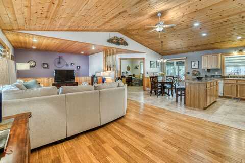 16051 Leona Lane, La Pine, OR 97739