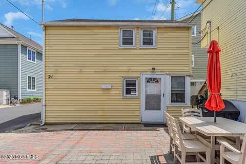 21 E Bay Way, Lavallette, NJ 08735