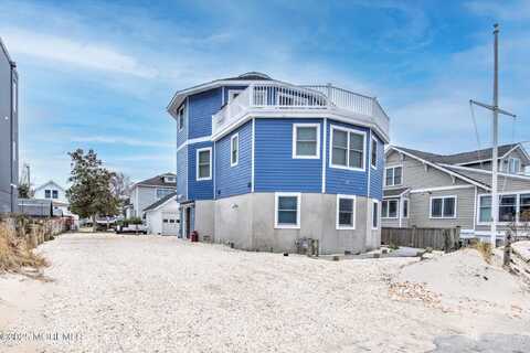 424 E Longport Avenue, Ocean Gate, NJ 08740