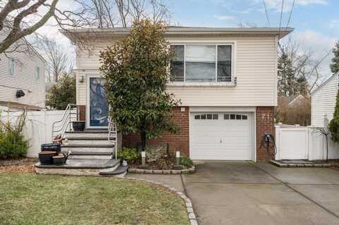 71 E Lido Prom, Lindenhurst, NY 11757
