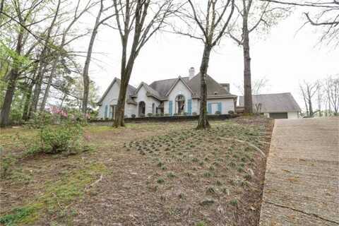 2440 Foxmoor Ln., Tupelo, MS 38804