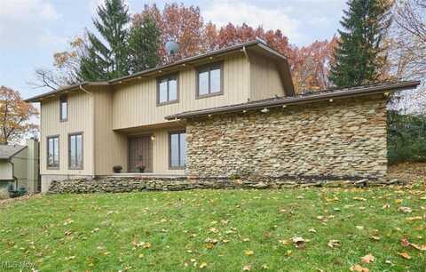 1090 Kingswood Drive, Akron, OH 44313