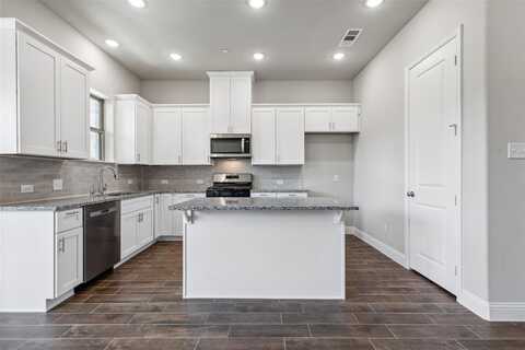 548 Hutchinson Lane, Lewisville, TX 75077