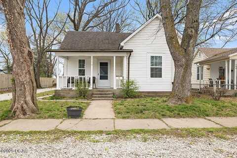 206 Pearl Street, Carterville, MO 64835