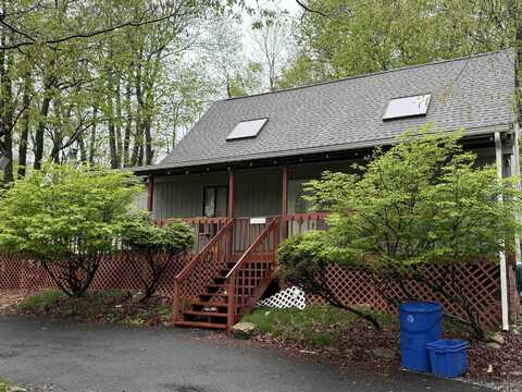 6084 Boardwalk Drive, Tobyhanna, PA 18466