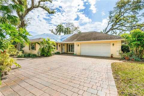 706 Flamevine Lane, Vero Beach, FL 32963