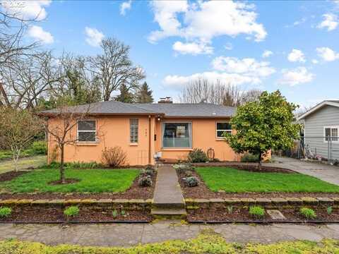 797 HARRISON ST, Woodburn, OR 97071